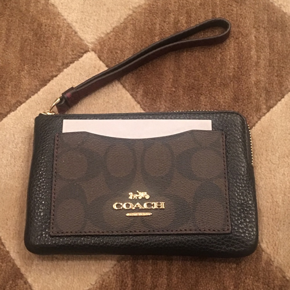 🌺NWT🌺. COACH wristlet with exterior pocket - Picture 7 of 8